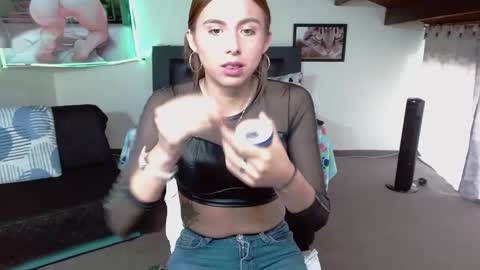 Snapshot of kloe_deker chatting on March 2025 02:18:01 PM Kloe deker online show from March 2025 02:18:01 PM