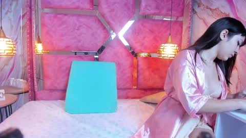 Snapshot of kloe_williams_ chatting on May 2026 01:07:02 PM Kloe Williams online show from May 2026 01:07:02 PM