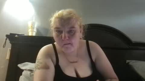 kmarie1196 online show from June 2026 03:38:02 PM