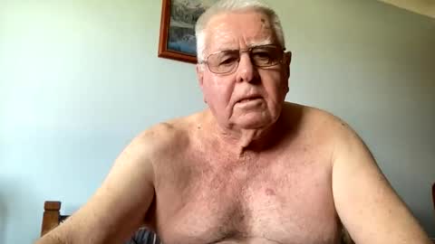 Aussiedude online show from November 2025 04:01:02 AM