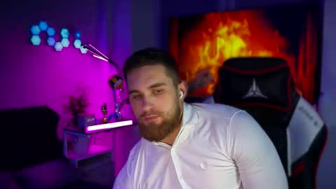 Snapshot of kochka25 chatting on January 2026 07:11:01 PM Sweet boy online show from January 2026 07:11:01 PM
