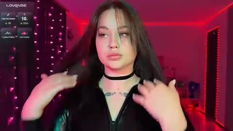 Mia online show from January 2026 01:03:01 PM