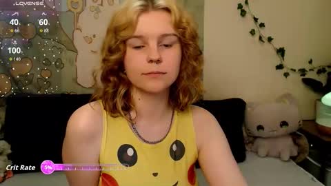 Snapshot of komorebbi chatting on April 2026 10:36:02 PM Marta online show from April 2026 10:36:02 PM