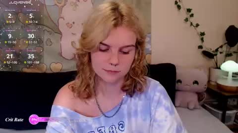 Snapshot of komorebbi chatting on July 2026 11:15:01 PM Marta online show from July 2026 11:15:01 PM