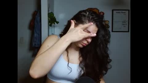 Karoll online show from November 2025 02:45:01 AM