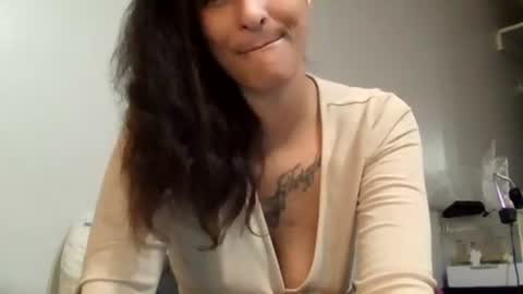 Lokitabby online show from December 2025 04:27:01 PM
