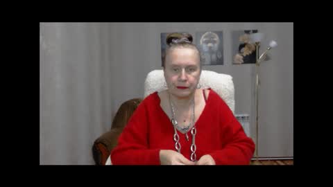 Snapshot of koroleva70 chatting on February 2025 08:34:01 PM VIKA online show from February 2025 08:34:01 PM