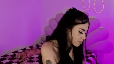 Snapshot of korolovaa chatting on May 2026 09:05:02 PM korolova online show from May 2026 09:05:02 PM