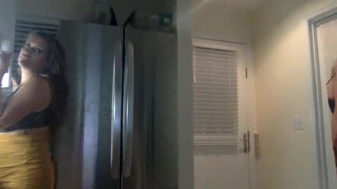 Snapshot of koyoteej chatting on January 2025 08:10:01 AM koyoteej online show from January 2025 08:10:01 AM