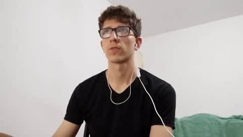 Facu online show from February 2025 10:15:02 AM