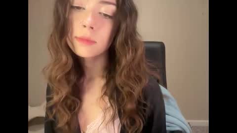 kr3amykay online show from April 2026 04:32:01 AM