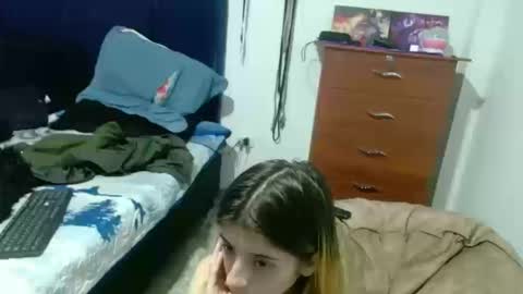 kratos_and_afrodita online show from October 2025 02:01:02 AM