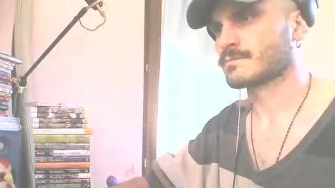 Snapshot of kratoskratoskratos chatting on March 2026 06:51:02 AM Kratos online show from March 2026 06:51:02 AM