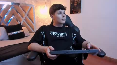 Snapshot of kraven_lust chatting on June 2026 03:11:01 AM Kraven online show from June 2026 03:11:01 AM