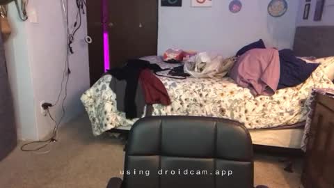 kreamyk420 online show from December 2025 05:02:01 AM