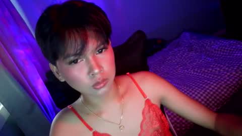 Snapshot of krimpie_xx chatting on July 2026 07:47:01 AM krimpie_xx online show from July 2026 07:47:01 AM