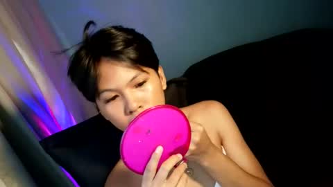 Snapshot of krimpie_xx chatting on July 2026 09:08:01 AM krimpie_xx online show from July 2026 09:08:01 AM