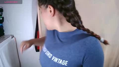 krissone online show from February 2026 08:37:02 PM