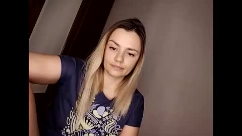 KrissSexi online show from November 2025 03:46:01 PM