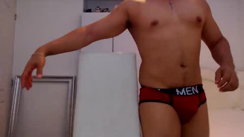 Snapshot of kristian_bi chatting on October 2025 09:48:02 PM Kristian Mendoza online show from October 2025 09:48:02 PM