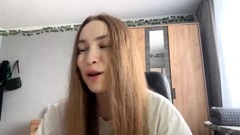 Mila online show from April 2026 09:18:01 AM