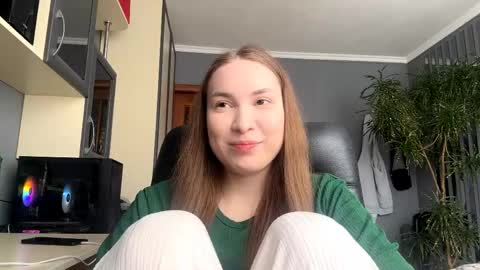 Mila online show from April 2026 10:09:02 AM