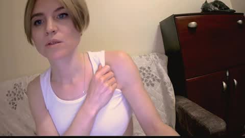 Snapshot of kristina_vagner chatting on January 2025 01:27:01 PM kristina_vagner online show from January 2025 01:27:01 PM