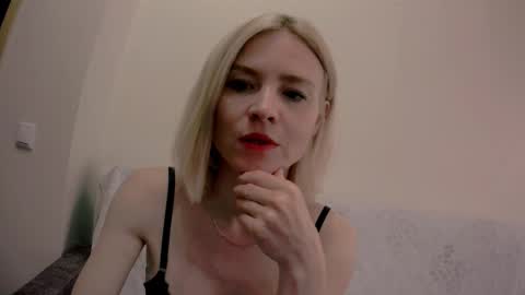 Snapshot of kristina_vagner chatting on October 2025 04:12:01 AM kristina_vagner online show from October 2025 04:12:01 AM