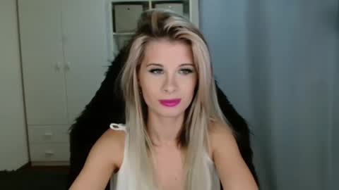 KristineAmore online show from November 2025 03:23:01 PM