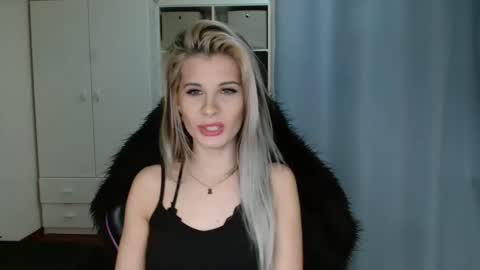 KristineAmore online show from February 2026 03:19:02 PM