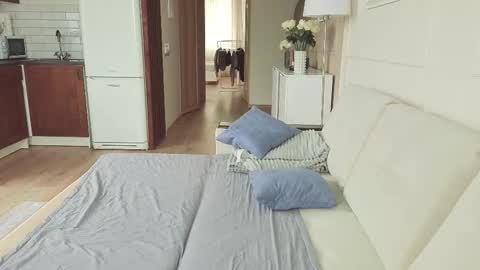 Kristi online show from October 2025 07:10:02 AM