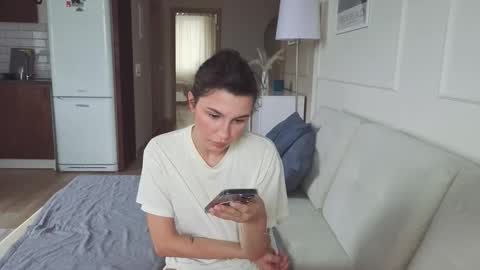 Kristi online show from November 2025 04:54:02 AM