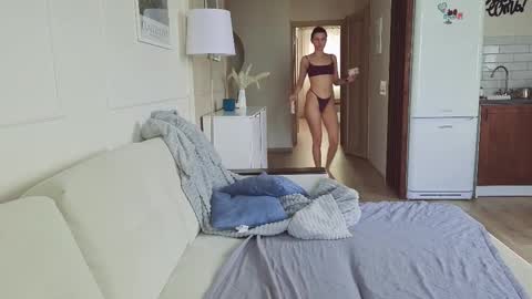 Kristi online show from October 2025 07:31:02 AM