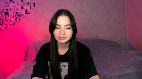 Snapshot of kristinsquirt chatting on May 2026 07:20:01 PM Kristina online show from May 2026 07:20:01 PM