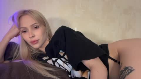 Kristy and Alice online show from April 2026 11:42:01 PM