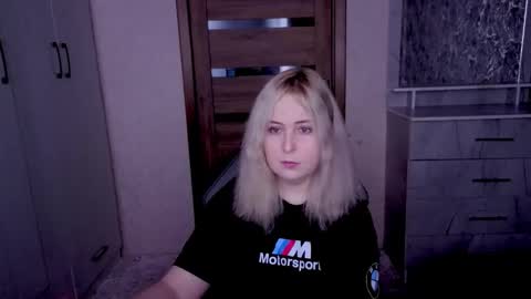 Kristy online show from April 2026 08:39:01 PM