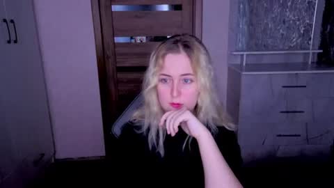 Snapshot of kristy_fran chatting on June 2026 09:06:01 PM Kristy online show from June 2026 09:06:01 PM