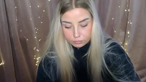 KristyFlowers online show from December 2024 10:50:02 AM