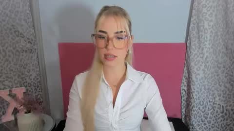 KristyFlowers online show from November 2025 10:08:02 PM