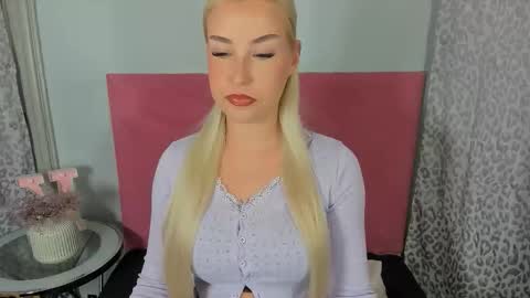 KristyFlowers online show from March 2026 03:51:01 PM