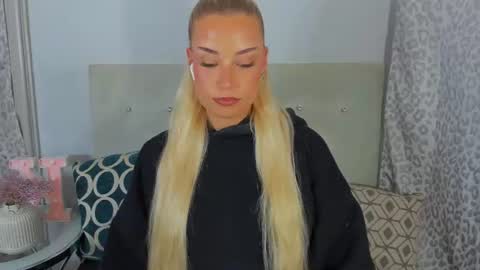Snapshot of kristyflowers chatting on June 2026 07:05:02 PM KristyFlowers online show from June 2026 07:05:02 PM