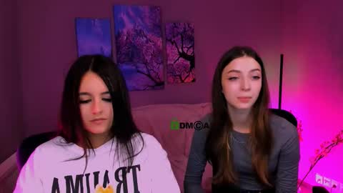 Kristy online show from September 2025 01:43:02 PM