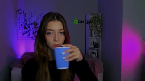 Kristy online show from September 2025 09:21:02 AM