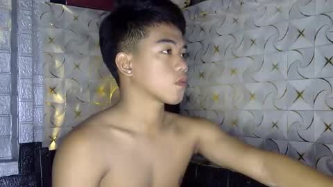 Snapshot of kritthanarkorn chatting on April 2026 03:17:01 AM kritthanarkorn online show from April 2026 03:17:01 AM