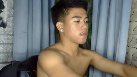 Snapshot of kritthanarkorn chatting on May 2026 02:55:01 PM kritthanarkorn online show from May 2026 02:55:01 PM
