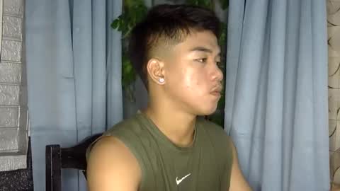 Snapshot of kritthanarkorn chatting on May 2026 12:43:01 PM kritthanarkorn online show from May 2026 12:43:01 PM