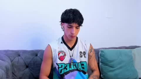Snapshot of kroywave chatting on May 2026 03:03:02 AM Kroy Wave Muscle Tattoos Latino online show from May 2026 03:03:02 AM