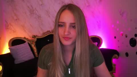 Snapshot of krys_tina chatting on March 2026 07:20:02 AM krys_tina online show from March 2026 07:20:02 AM