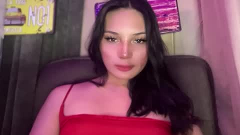 Snapshot of krysslutygirl chatting on April 2026 08:43:01 AM KRISTINE online show from April 2026 08:43:01 AM