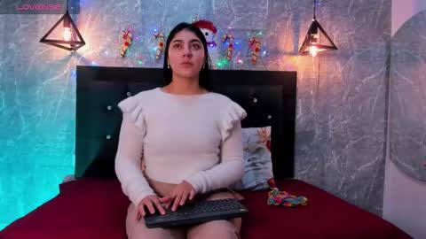 Kystal Taylor online show from December 2025 11:27:02 AM